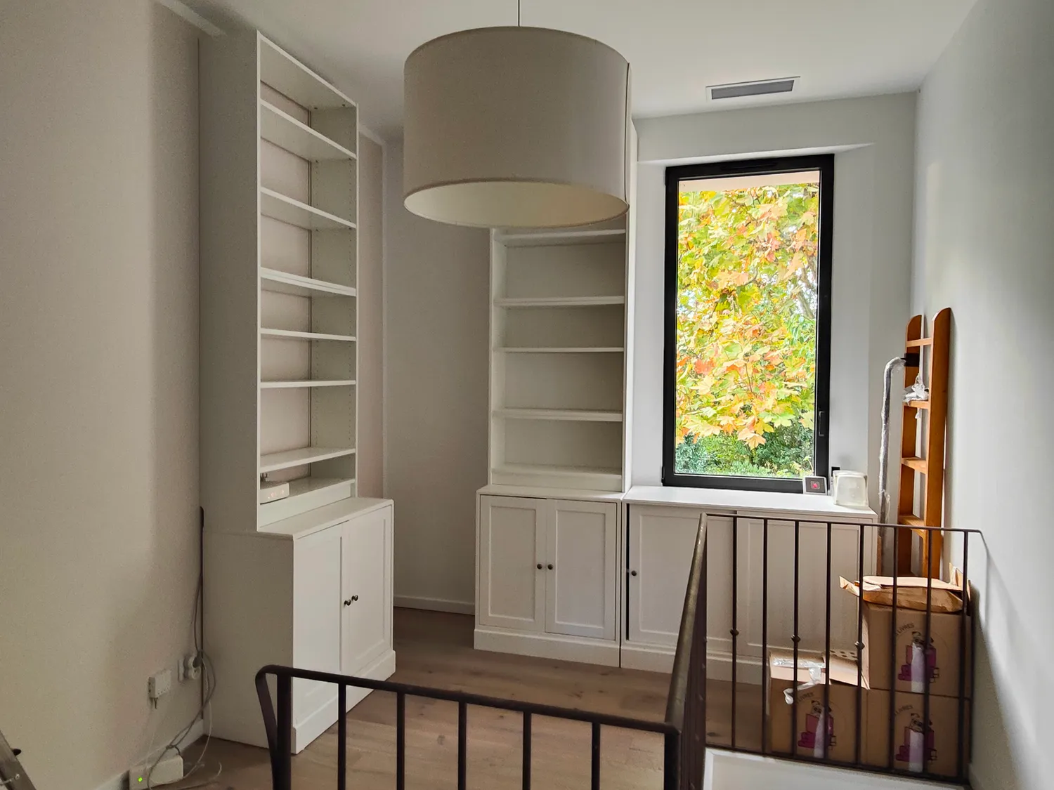 Bibliothèque d'angle avec bureau — Châteaurenard (13)
