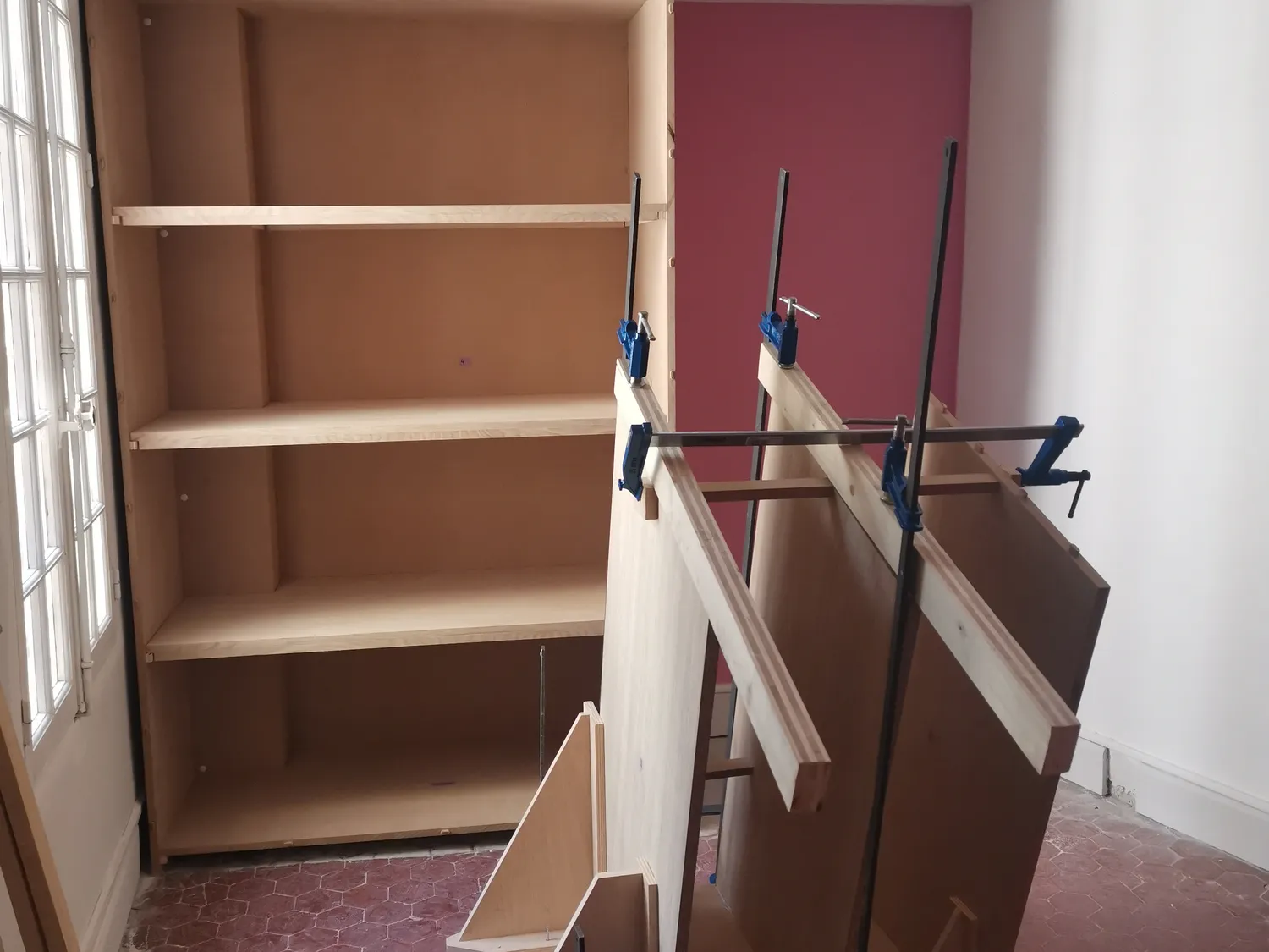 Dressing à portes en volets anciens — Avignon (84)