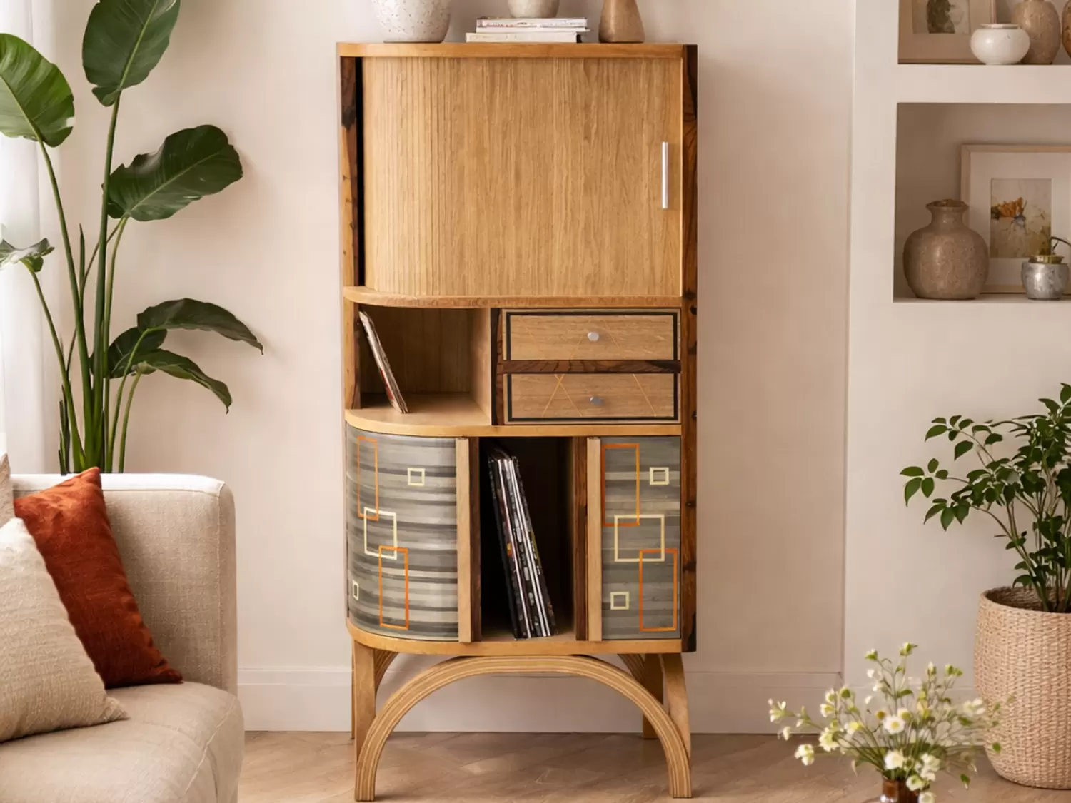 Meuble vinyle cintré, marqueterie de paille — Avignon (84)