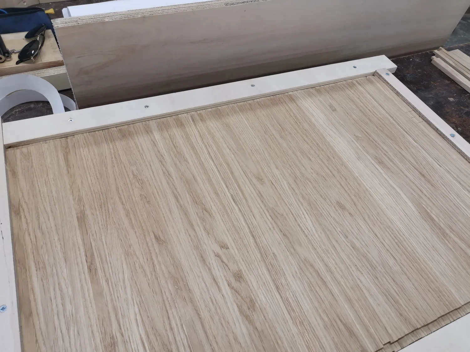 Meuble vinyle cintré, marqueterie de paille — Avignon (84)