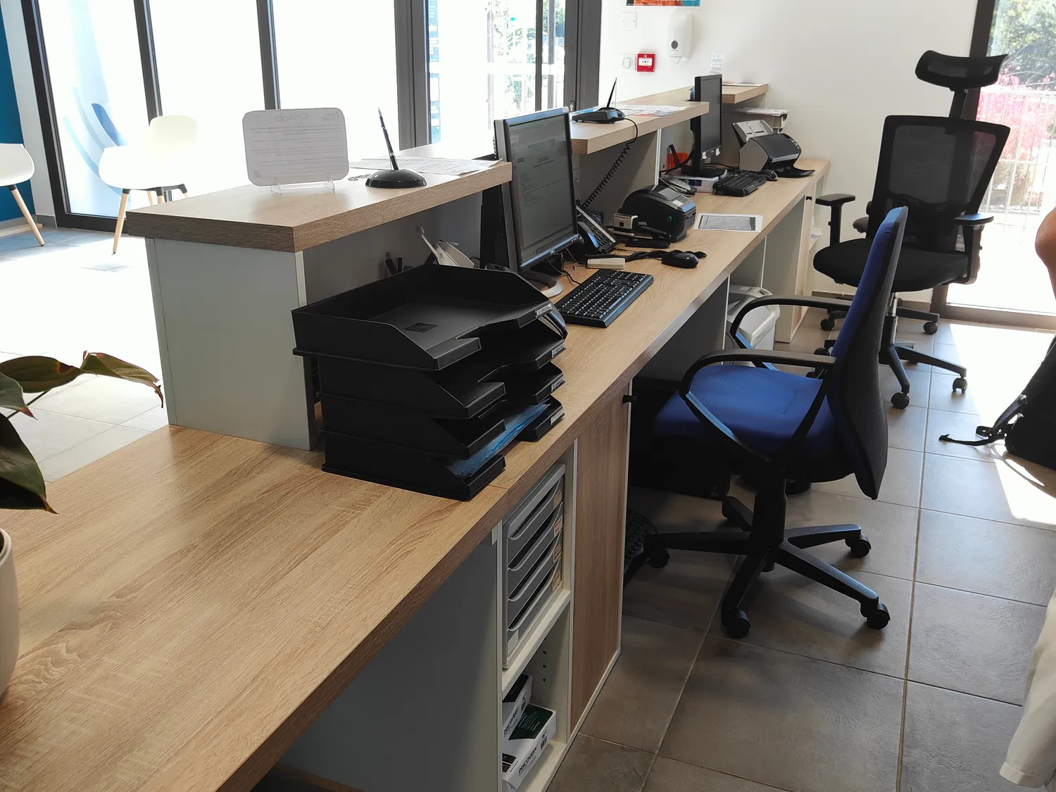 Banque d'accueil de laboratoire — Piolenc (84)