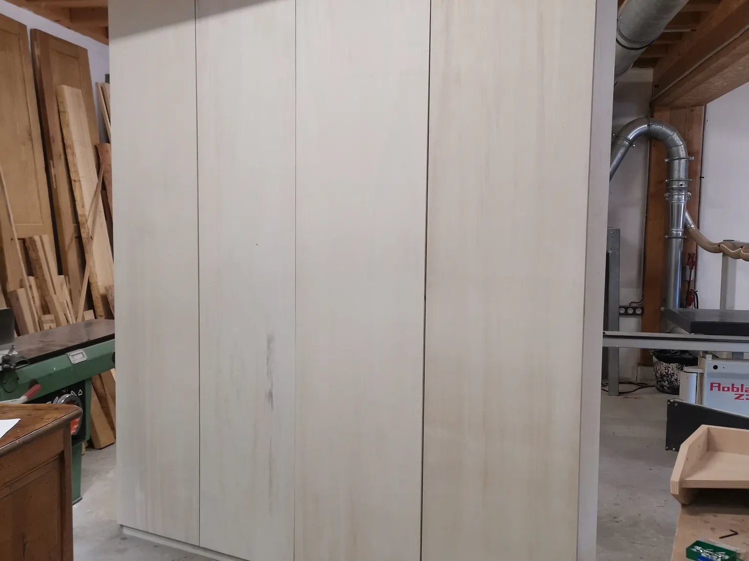 Placard de couloir cache-technique — Près de Nîmes (30)