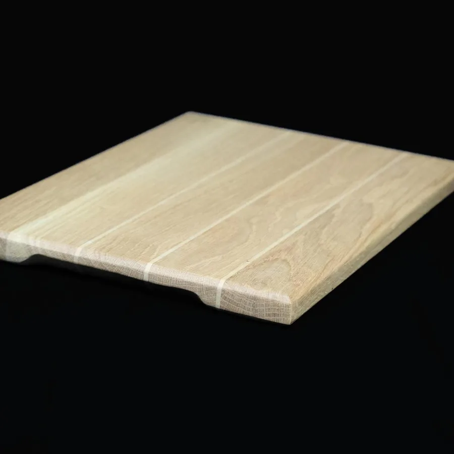 Petite planche artisanale en chêne massif et tilleul