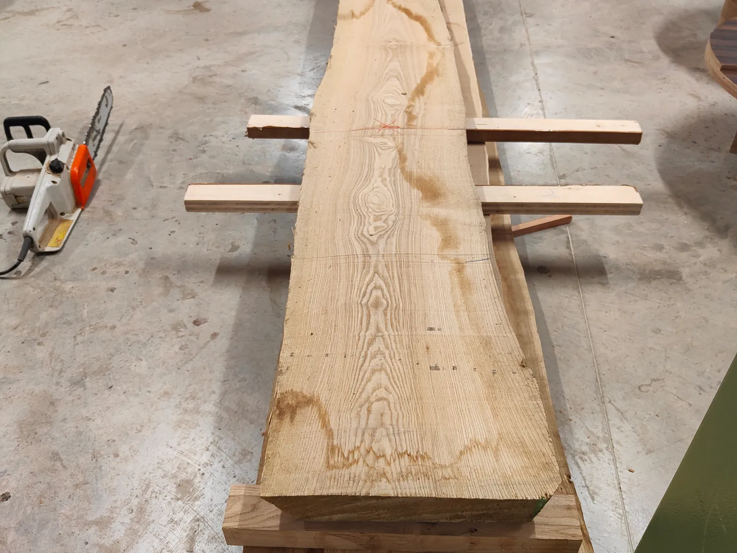Table en frêne massif — Montpellier (34)