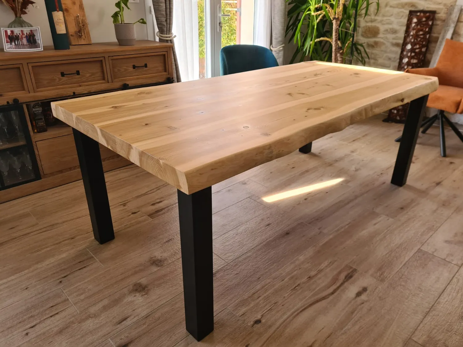 Table en cèdre massif à rallonges — Pernes-les-Fontaines (84)