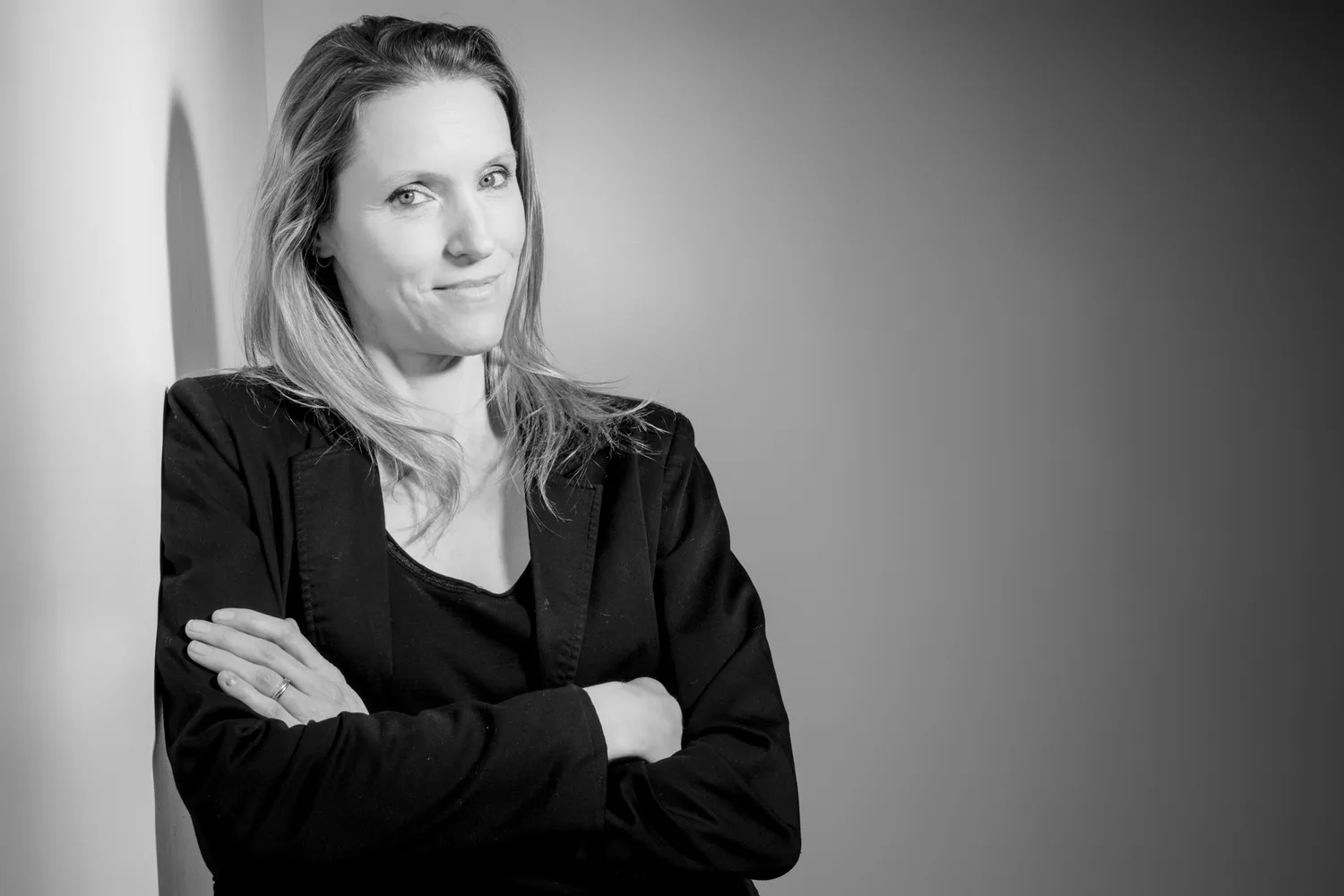 Portrait de Carine Hecht, ébéniste créatrice à Sorgues